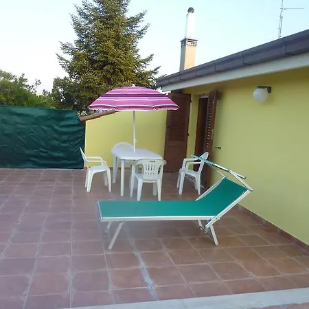 Il Terrazzo Delle Rondini Bed & Breakfast Altidona