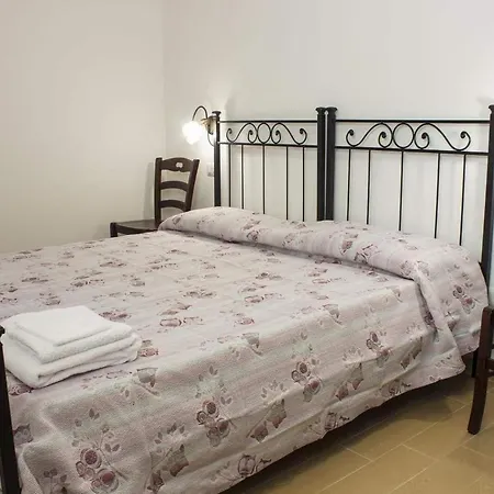 Il Terrazzo Delle Rondini Bed & Breakfast 3*
