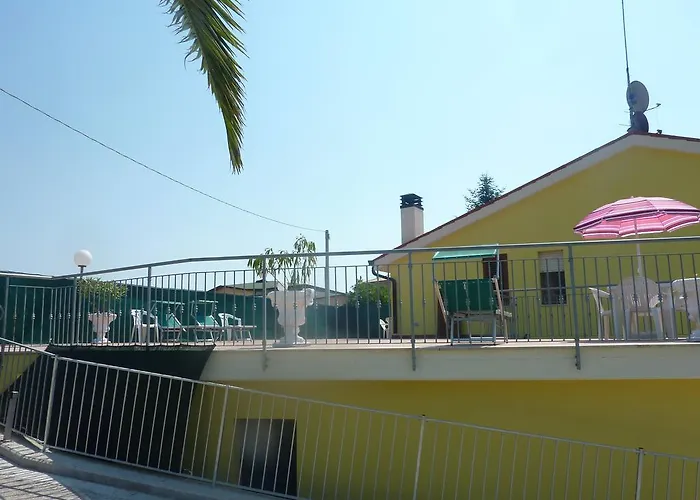 Il Terrazzo Delle Rondini B&B 3*