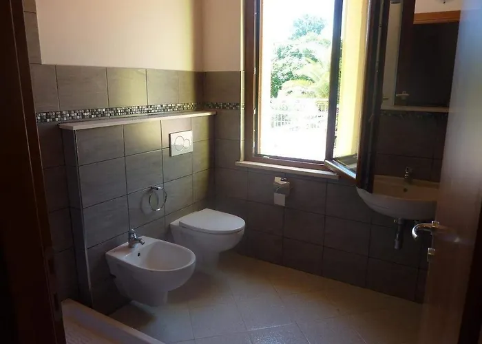 Il Terrazzo Delle Rondini B&B