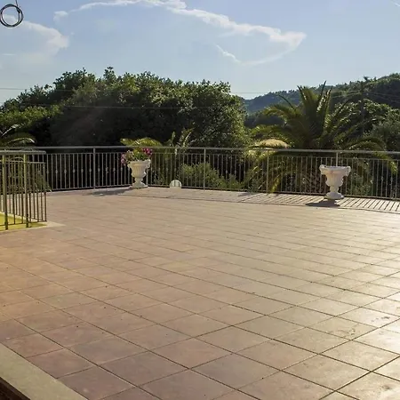 Il Terrazzo Delle Rondini Alojamento de Acomodação e Pequeno-almoço 3*